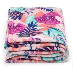 Lug Cuddle Throw Azalea Pink